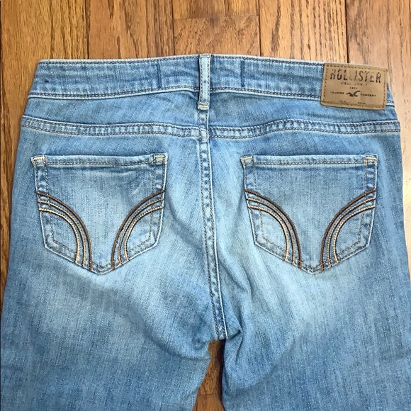 Light Wash Hollister Jeans - Picture 6 of 6